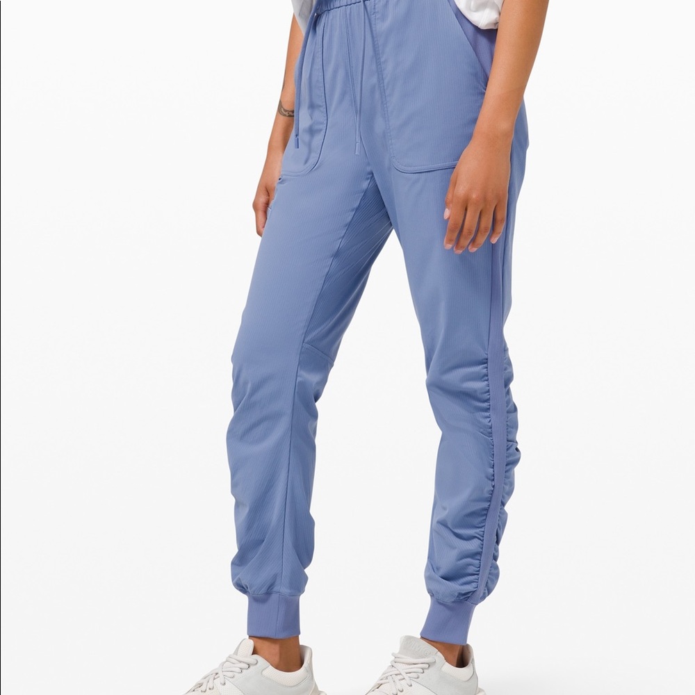 LULULEMON JOGGERS NWOT